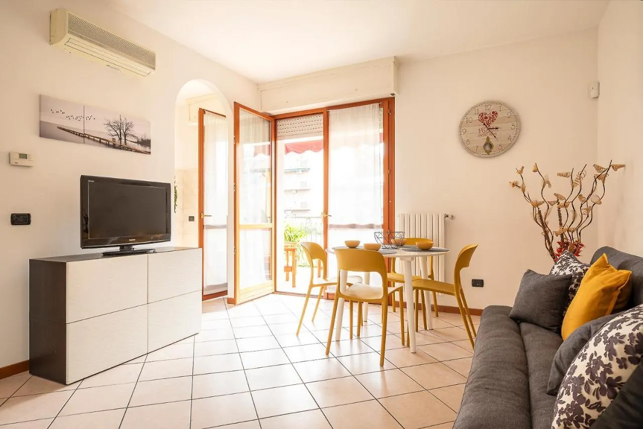 Casty Sweet Home - Parcheggio Privato Gratuito Milan 0*,  Italy