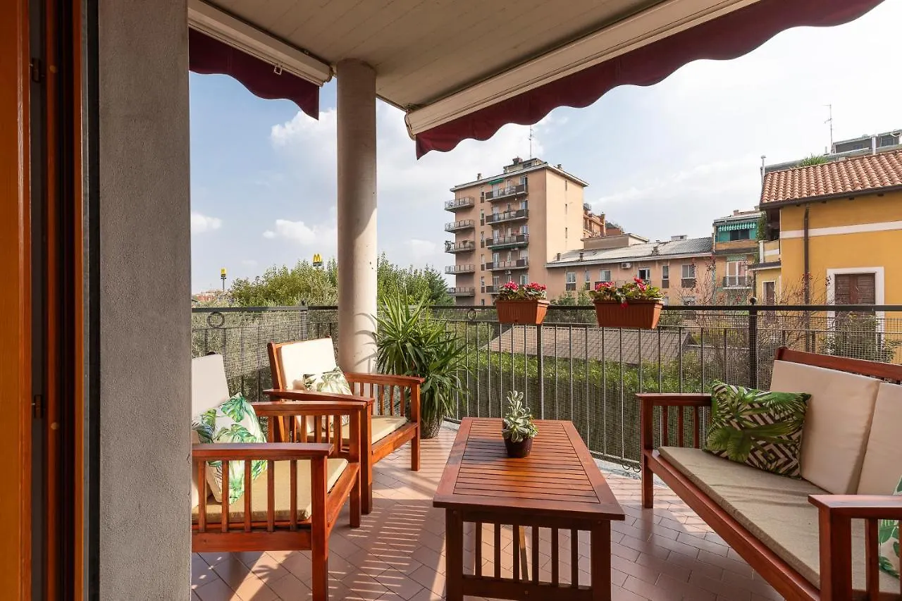 Casty Sweet Home - Parcheggio Privato Gratuito contacts